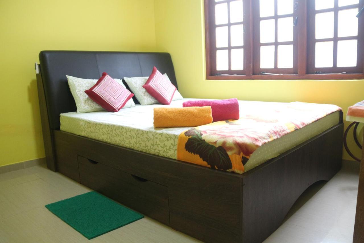 Apple Sara Home Stay Канді Екстер'єр фото