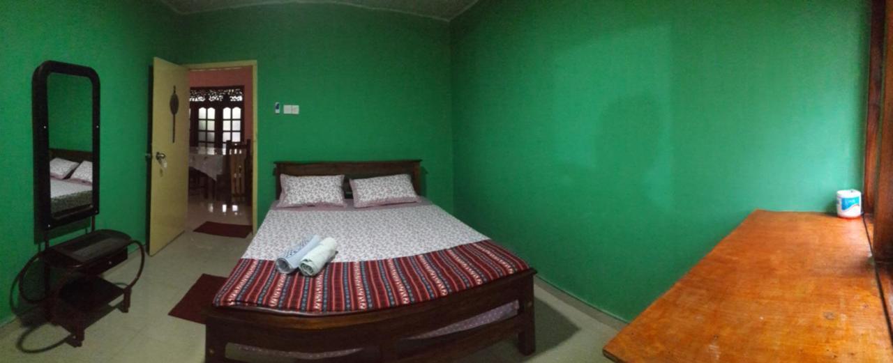 Apple Sara Home Stay Канді Екстер'єр фото